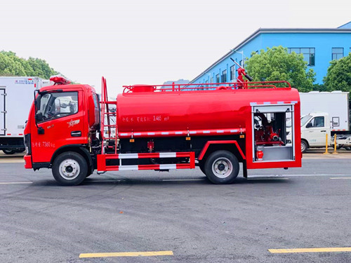 С����������4.5����ˮ܇